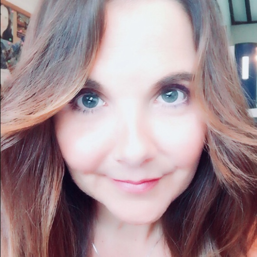Meet your Posher, Linda. POSH AMBASS/SGST USER ❤️